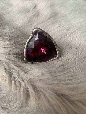 UNO DE 50 Deep Amethyst Triangular Statement Ring - Purple approx size 6